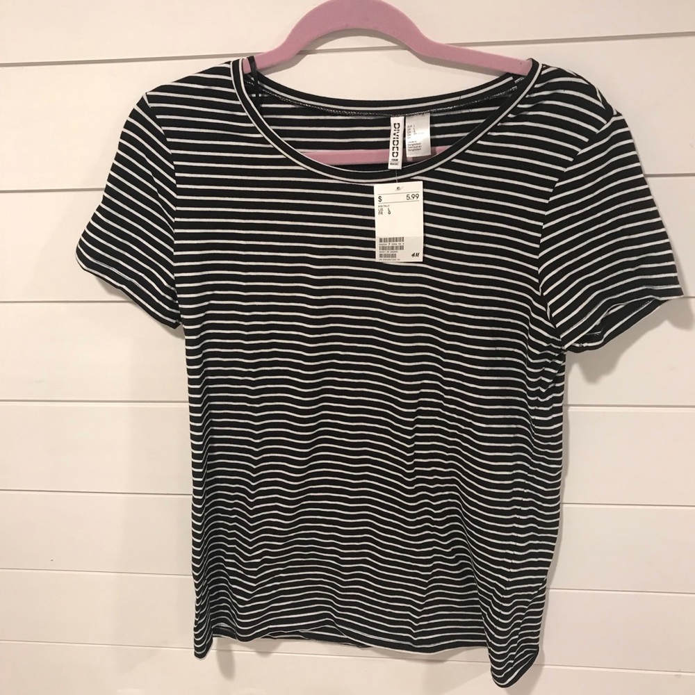 🌟 H&M  | NEW 2/$20 Black + White Basic T-Shirt